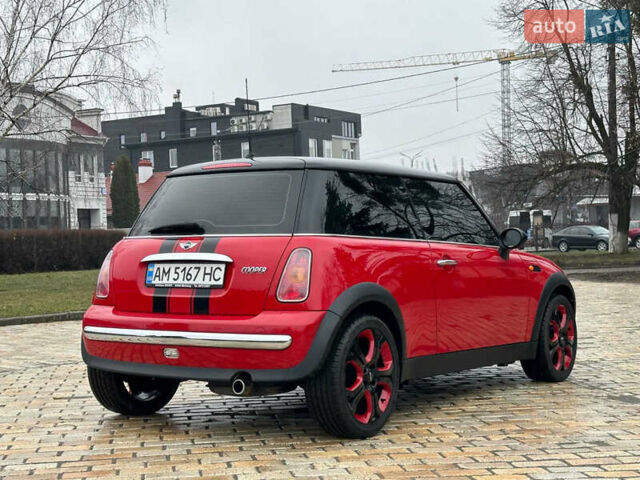 Красный Мини Купер, объемом двигателя 1.6 л и пробегом 210 тыс. км за 4750 $, фото 1 на Automoto.ua