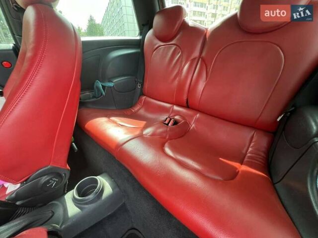 Красный Мини Купер, объемом двигателя 1.6 л и пробегом 260 тыс. км за 4200 $, фото 9 на Automoto.ua