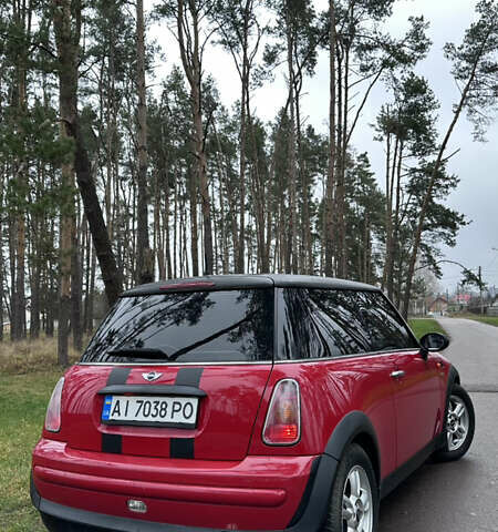 Красный Мини Купер, объемом двигателя 1.6 л и пробегом 136 тыс. км за 4999 $, фото 5 на Automoto.ua