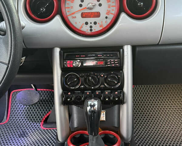 Червоний Міні Cooper, об'ємом двигуна 1.6 л та пробігом 214 тис. км за 5400 $, фото 27 на Automoto.ua