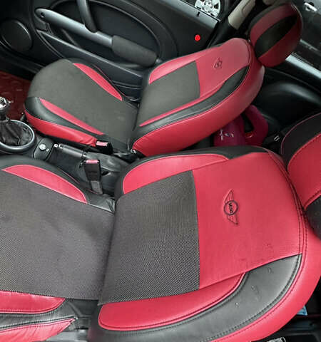 Красный Мини Купер, объемом двигателя 1.6 л и пробегом 136 тыс. км за 4999 $, фото 9 на Automoto.ua