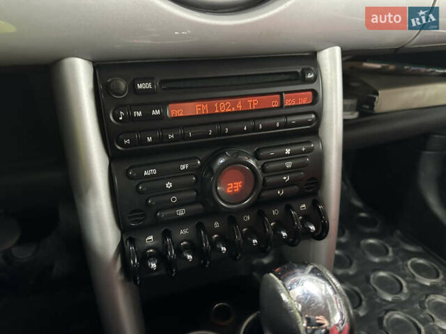 Красный Мини Купер, объемом двигателя 1.6 л и пробегом 121 тыс. км за 4500 $, фото 8 на Automoto.ua