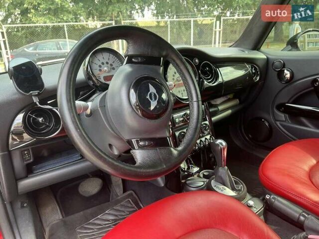 Красный Мини Купер, объемом двигателя 1.6 л и пробегом 260 тыс. км за 4200 $, фото 10 на Automoto.ua