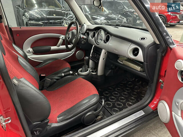 Красный Мини Купер, объемом двигателя 1.6 л и пробегом 121 тыс. км за 4500 $, фото 7 на Automoto.ua