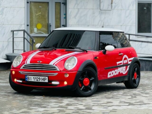 Красный Мини Купер, объемом двигателя 1.6 л и пробегом 245 тыс. км за 4850 $, фото 2 на Automoto.ua