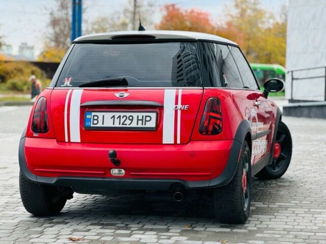 Красный Мини Купер, объемом двигателя 1.6 л и пробегом 245 тыс. км за 4850 $, фото 6 на Automoto.ua