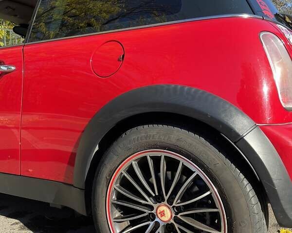 Красный Мини Купер, объемом двигателя 1.6 л и пробегом 197 тыс. км за 3700 $, фото 15 на Automoto.ua