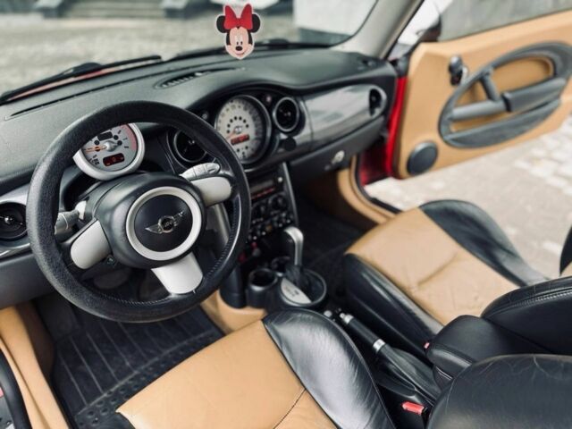 Красный Мини Купер, объемом двигателя 1.6 л и пробегом 245 тыс. км за 4850 $, фото 11 на Automoto.ua