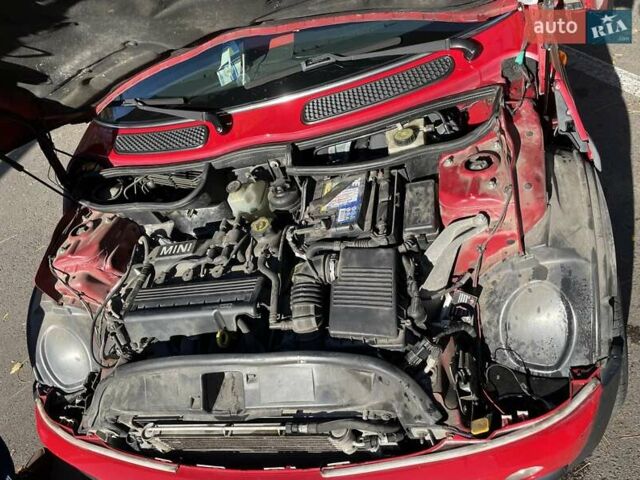 Красный Мини Купер, объемом двигателя 1.6 л и пробегом 197 тыс. км за 3700 $, фото 12 на Automoto.ua