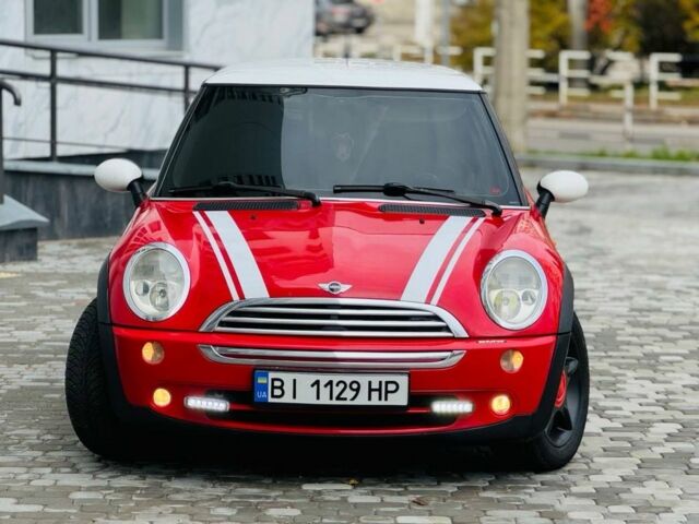 Красный Мини Купер, объемом двигателя 1.6 л и пробегом 245 тыс. км за 4850 $, фото 1 на Automoto.ua