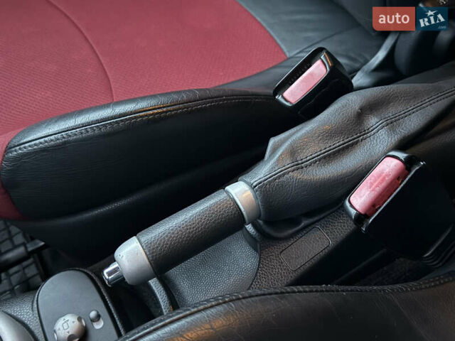 Червоний Міні Cooper, об'ємом двигуна 1.6 л та пробігом 156 тис. км за 6800 $, фото 24 на Automoto.ua