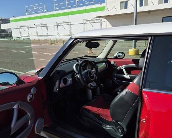 Красный Мини Купер, объемом двигателя 1.6 л и пробегом 167 тыс. км за 5600 $, фото 9 на Automoto.ua