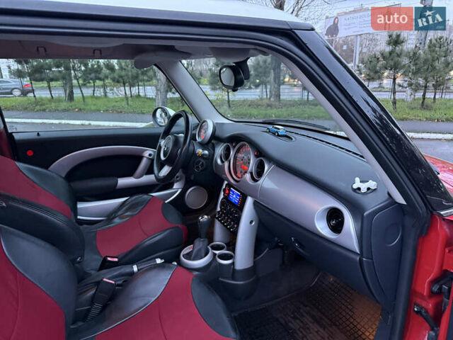Червоний Міні Cooper, об'ємом двигуна 1.6 л та пробігом 156 тис. км за 6800 $, фото 30 на Automoto.ua
