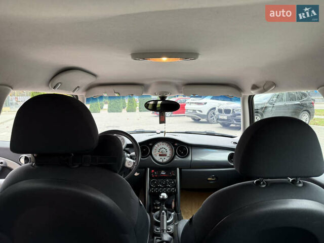 Червоний Міні Cooper, об'ємом двигуна 1.4 л та пробігом 321 тис. км за 5200 $, фото 11 на Automoto.ua