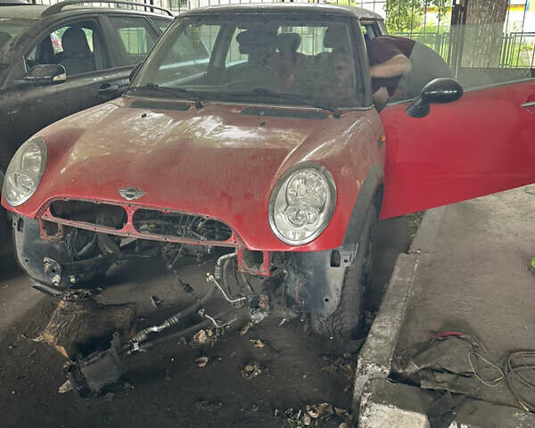 Красный Мини Купер, объемом двигателя 1.6 л и пробегом 197 тыс. км за 2500 $, фото 2 на Automoto.ua