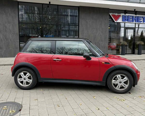 Червоний Міні Cooper, об'ємом двигуна 1.4 л та пробігом 321 тис. км за 5200 $, фото 3 на Automoto.ua