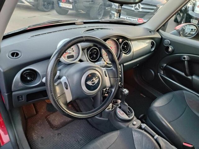 Красный Мини Купер, объемом двигателя 1.6 л и пробегом 244 тыс. км за 5590 $, фото 13 на Automoto.ua
