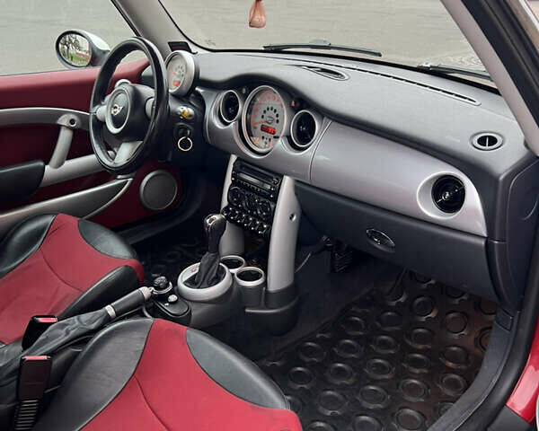 Червоний Міні Cooper, об'ємом двигуна 1.6 л та пробігом 167 тис. км за 5700 $, фото 31 на Automoto.ua