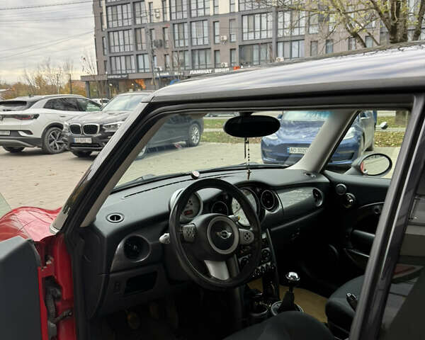 Червоний Міні Cooper, об'ємом двигуна 1.4 л та пробігом 321 тис. км за 5200 $, фото 12 на Automoto.ua
