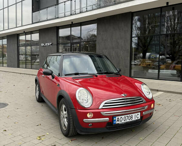 Червоний Міні Cooper, об'ємом двигуна 1.4 л та пробігом 321 тис. км за 5200 $, фото 1 на Automoto.ua