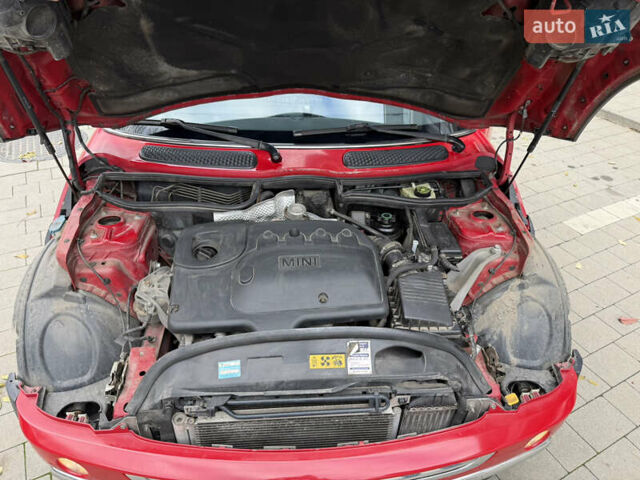 Червоний Міні Cooper, об'ємом двигуна 1.4 л та пробігом 321 тис. км за 5200 $, фото 15 на Automoto.ua