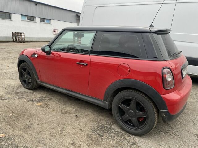 Червоний Міні Cooper, об'ємом двигуна 1.6 л та пробігом 133 тис. км за 5400 $, фото 1 на Automoto.ua
