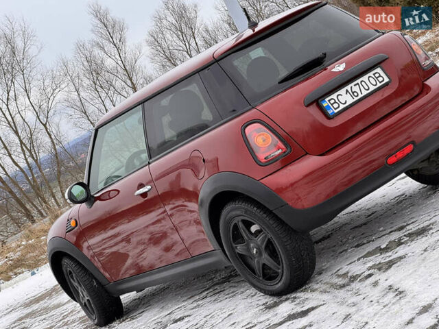 Червоний Міні Cooper, об'ємом двигуна 1.4 л та пробігом 195 тис. км за 5599 $, фото 21 на Automoto.ua