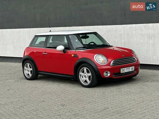 Червоний Міні Cooper, об'ємом двигуна 1.6 л та пробігом 177 тис. км за 7500 $, фото 8 на Automoto.ua