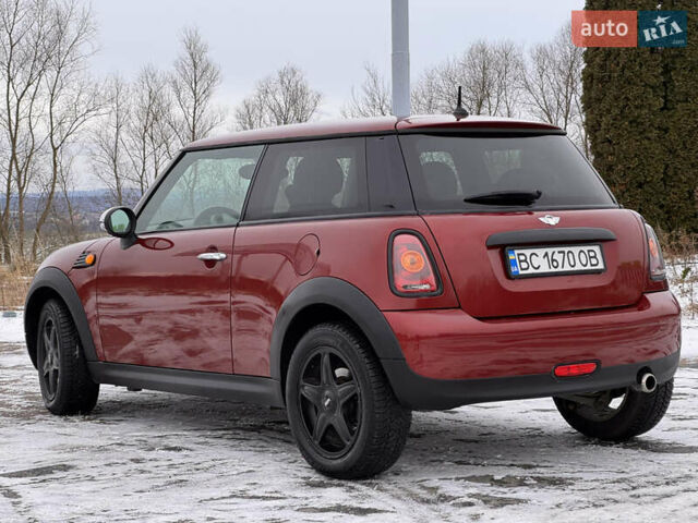 Червоний Міні Cooper, об'ємом двигуна 1.4 л та пробігом 195 тис. км за 5599 $, фото 1 на Automoto.ua