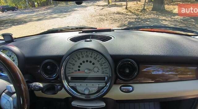 Червоний Міні Cooper, об'ємом двигуна 1.6 л та пробігом 56 тис. км за 8300 $, фото 9 на Automoto.ua