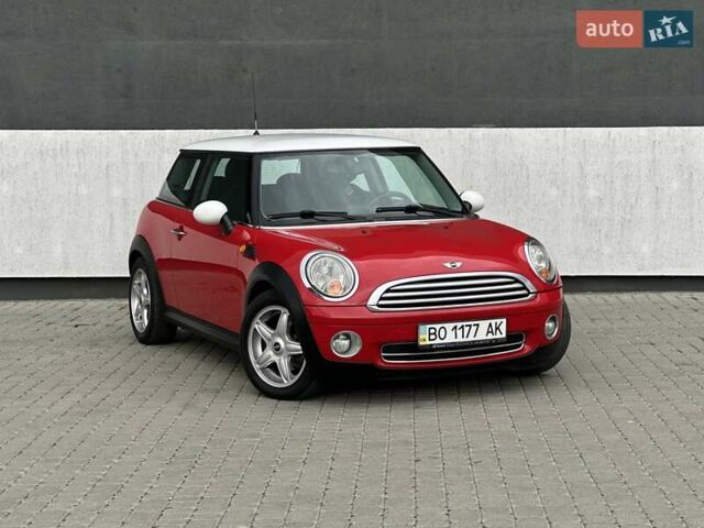 Червоний Міні Cooper, об'ємом двигуна 1.6 л та пробігом 177 тис. км за 7500 $, фото 4 на Automoto.ua