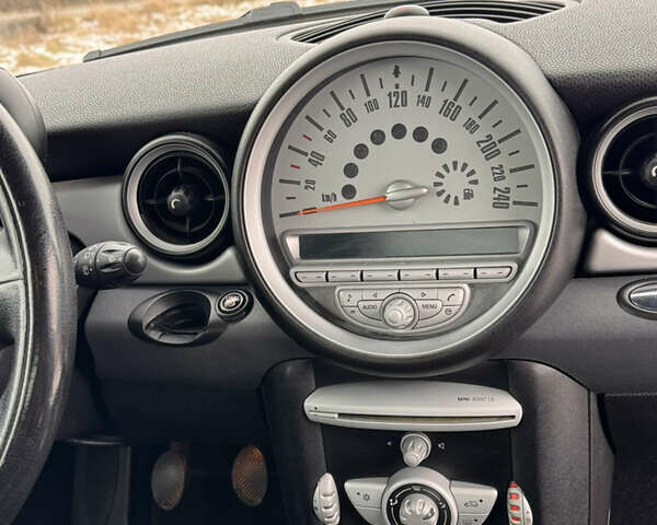 Червоний Міні Cooper, об'ємом двигуна 1.4 л та пробігом 195 тис. км за 5599 $, фото 36 на Automoto.ua