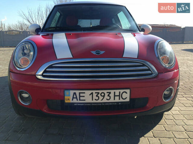 Червоний Міні Cooper, об'ємом двигуна 1.4 л та пробігом 152 тис. км за 5322 $, фото 4 на Automoto.ua