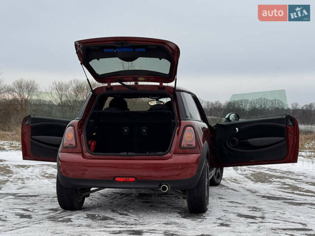 Червоний Міні Cooper, об'ємом двигуна 1.4 л та пробігом 195 тис. км за 5599 $, фото 46 на Automoto.ua