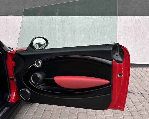 Червоний Міні Cooper, об'ємом двигуна 1.6 л та пробігом 177 тис. км за 7500 $, фото 18 на Automoto.ua