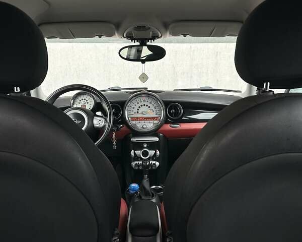 Червоний Міні Cooper, об'ємом двигуна 1.6 л та пробігом 177 тис. км за 7500 $, фото 17 на Automoto.ua