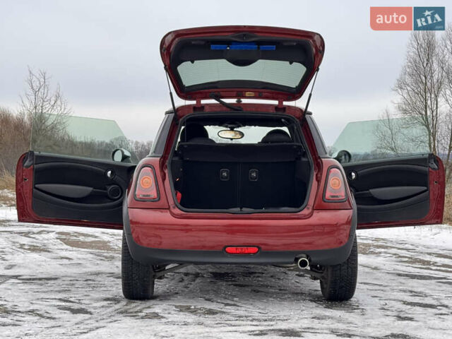Червоний Міні Cooper, об'ємом двигуна 1.4 л та пробігом 195 тис. км за 5599 $, фото 44 на Automoto.ua
