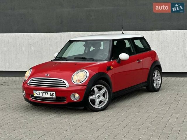 Червоний Міні Cooper, об'ємом двигуна 1.6 л та пробігом 177 тис. км за 7500 $, фото 3 на Automoto.ua