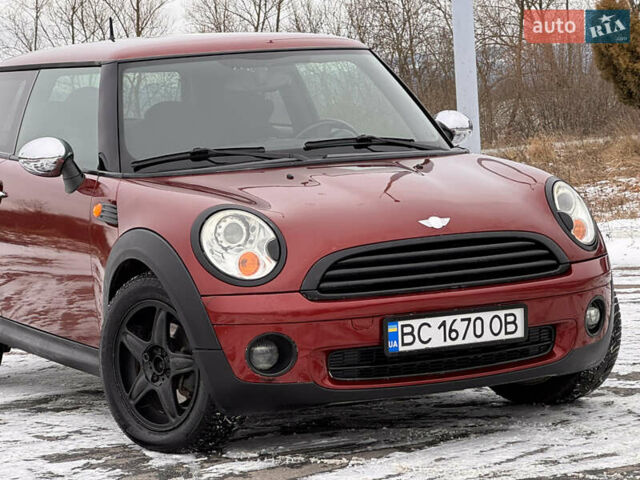 Червоний Міні Cooper, об'ємом двигуна 1.4 л та пробігом 195 тис. км за 5599 $, фото 56 на Automoto.ua