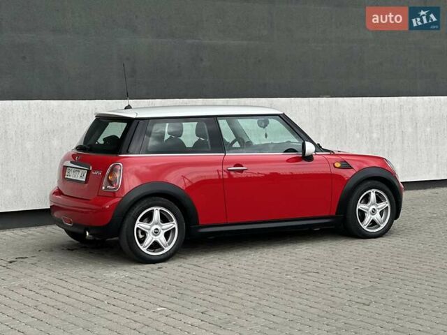 Червоний Міні Cooper, об'ємом двигуна 1.6 л та пробігом 177 тис. км за 7500 $, фото 9 на Automoto.ua