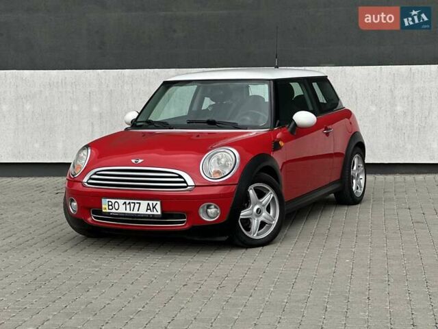 Червоний Міні Cooper, об'ємом двигуна 1.6 л та пробігом 177 тис. км за 7500 $, фото 1 на Automoto.ua