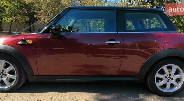 Червоний Міні Cooper, об'ємом двигуна 1.6 л та пробігом 56 тис. км за 8300 $, фото 3 на Automoto.ua