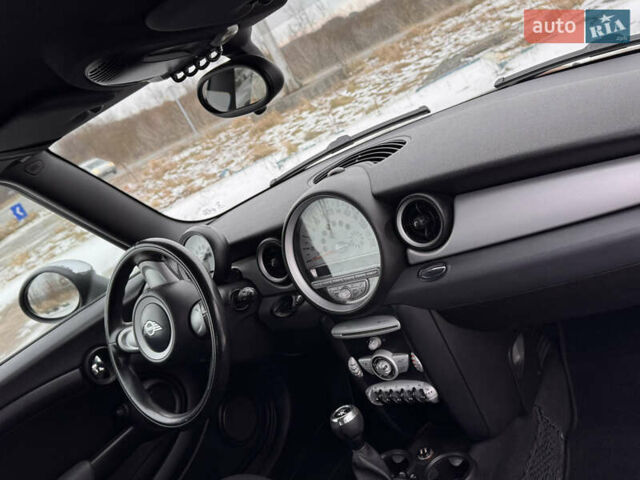 Червоний Міні Cooper, об'ємом двигуна 1.4 л та пробігом 195 тис. км за 5599 $, фото 35 на Automoto.ua