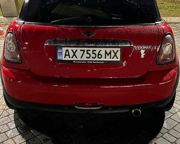 Красный Мини Купер, объемом двигателя 1.6 л и пробегом 260 тыс. км за 4999 $, фото 4 на Automoto.ua