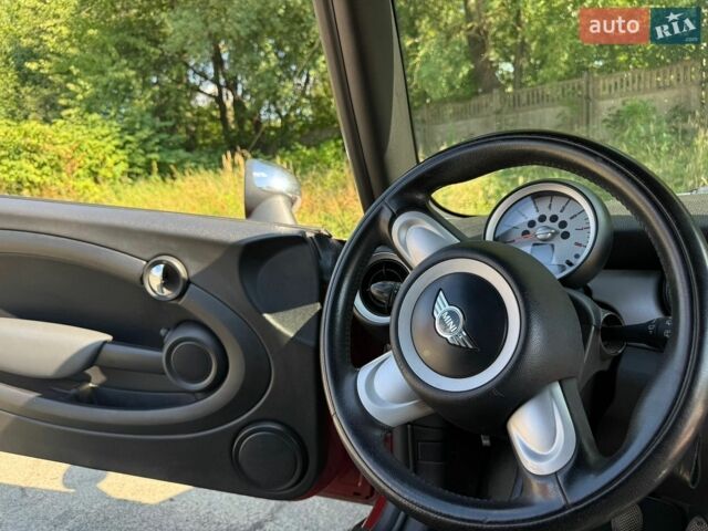 Червоний Міні Cooper, об'ємом двигуна 1.4 л та пробігом 199 тис. км за 5799 $, фото 11 на Automoto.ua