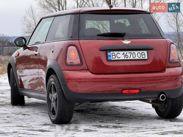 Червоний Міні Cooper, об'ємом двигуна 1.4 л та пробігом 195 тис. км за 5599 $, фото 5 на Automoto.ua