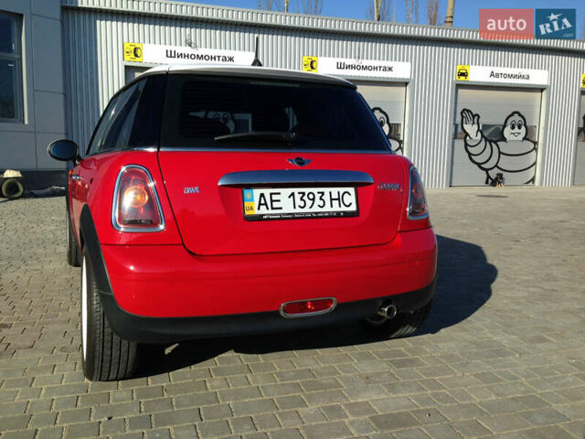 Червоний Міні Cooper, об'ємом двигуна 1.4 л та пробігом 152 тис. км за 5322 $, фото 2 на Automoto.ua