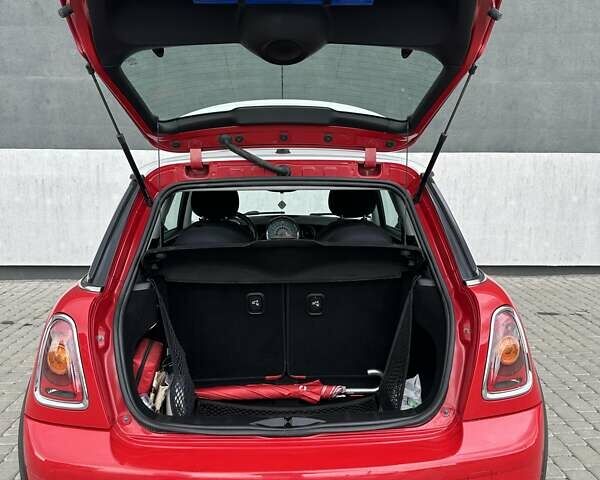 Червоний Міні Cooper, об'ємом двигуна 1.6 л та пробігом 177 тис. км за 7500 $, фото 16 на Automoto.ua