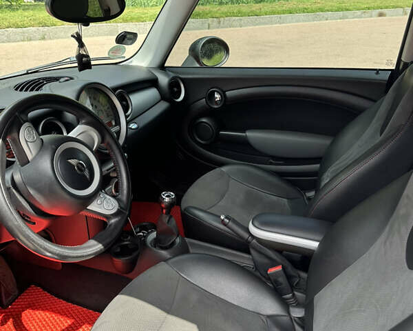 Мини Купер 2009 в Житомире на Automoto.ua Красный Мини Купер, объемом двигателя 1.4 л и пробегом 213 тыс. км за 5800 $, фото 14 на Automoto.ua