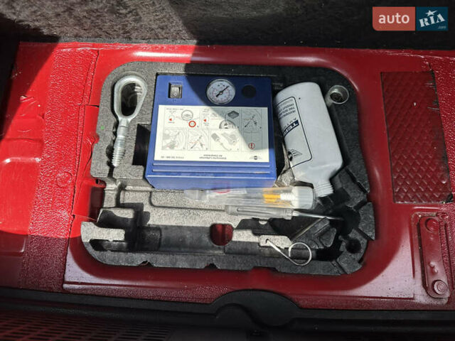 Мини Купер 2009 в Житомире на Automoto.ua Красный Мини Купер, объемом двигателя 1.4 л и пробегом 213 тыс. км за 5800 $, фото 11 на Automoto.ua